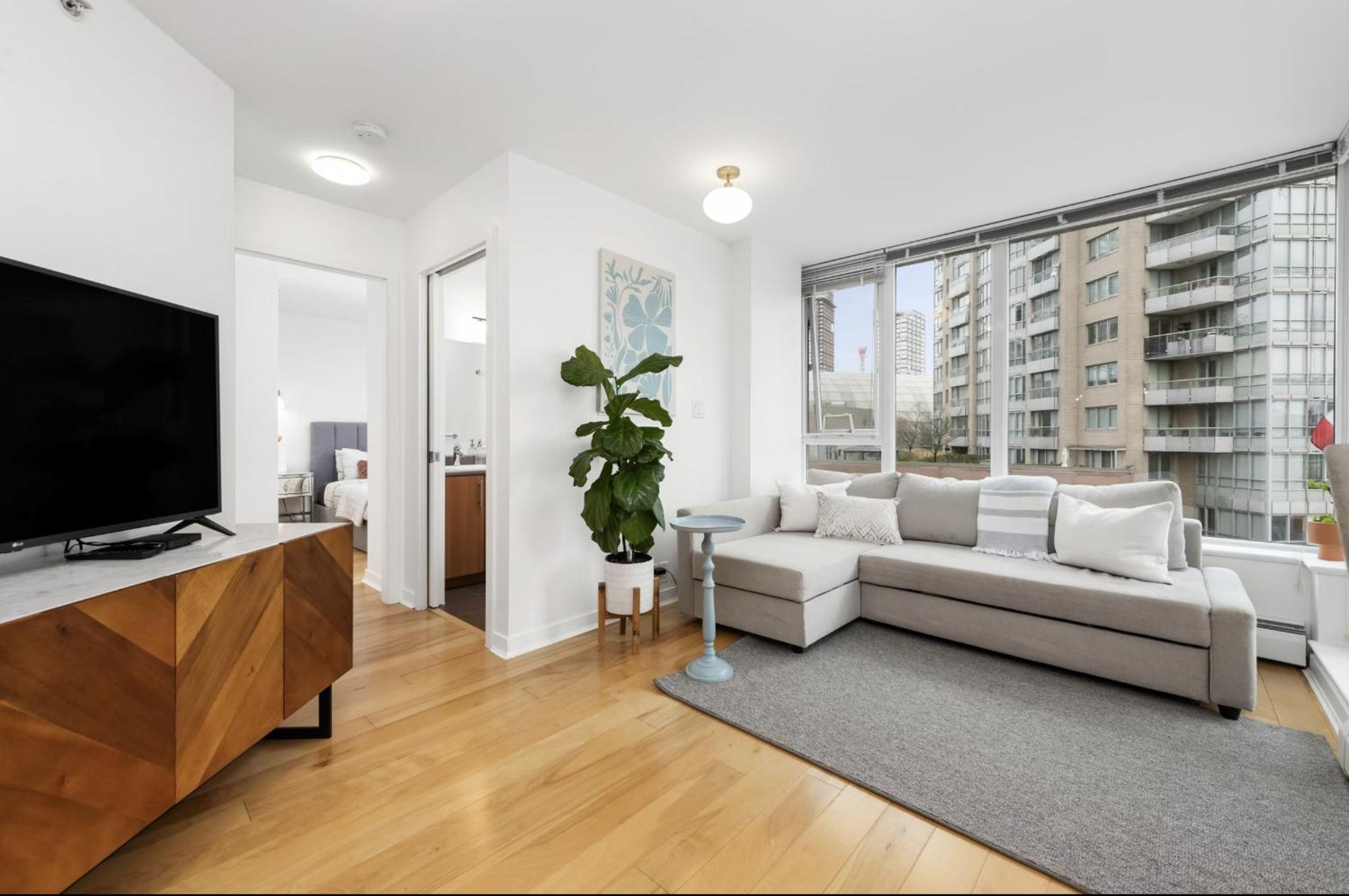וונקובר Lovely One-Bedroom Apartment With Pool, Hot Tub, And Gym In The Heart Of Downtown, Skytrain 3Min Away מראה חיצוני תמונה